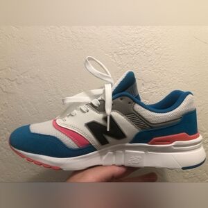 NWT New Balance Sneakers